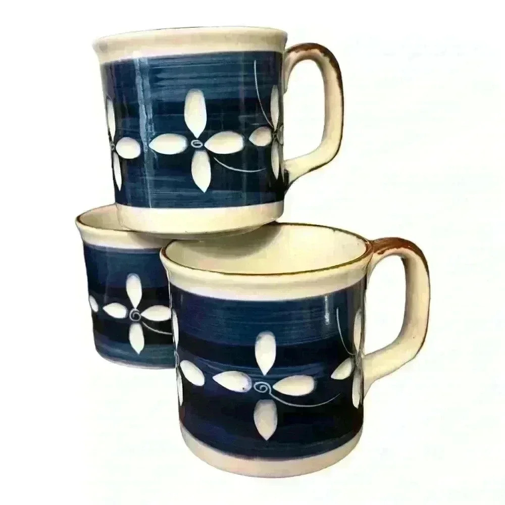 Set of 3 vintage carved cobalt blue stoneware mugs with floral motif - Picture 13 of 15
